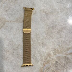 Gold Mesh Apple Watch Band (magnetic)